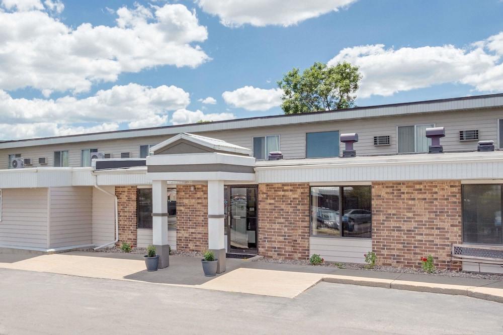 Days Inn By Wyndham Fond Du Lac Exterior foto
