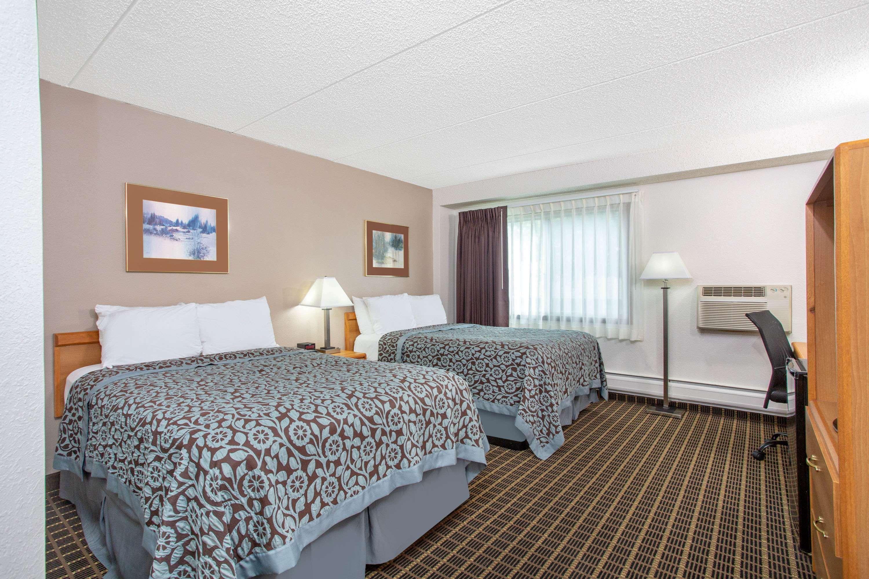Days Inn By Wyndham Fond Du Lac Exterior foto