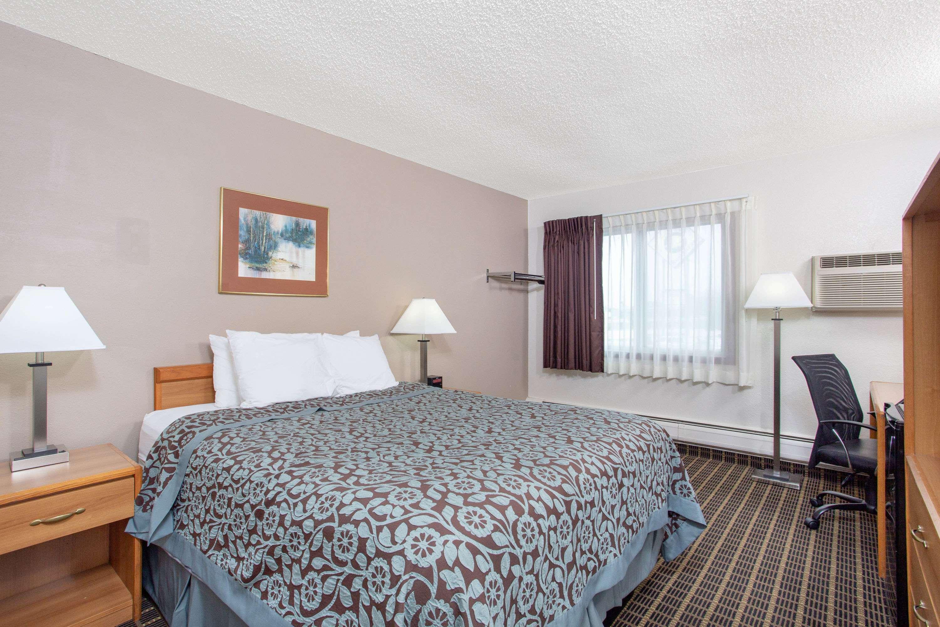 Days Inn By Wyndham Fond Du Lac Exterior foto