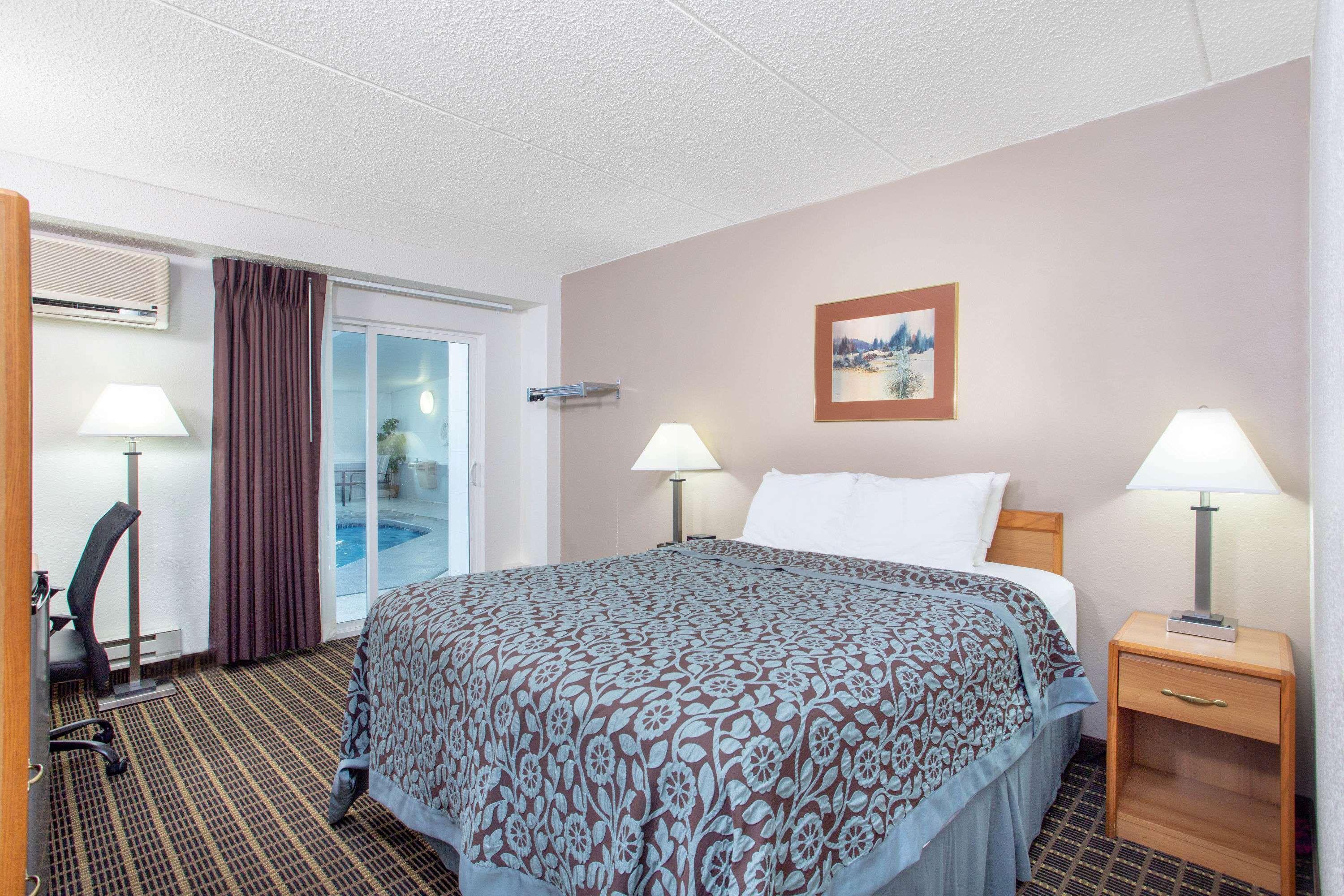 Days Inn By Wyndham Fond Du Lac Exterior foto