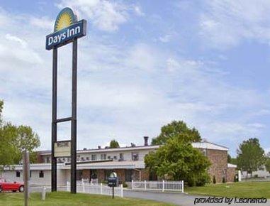 Days Inn By Wyndham Fond Du Lac Exterior foto